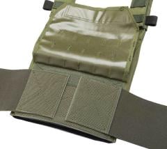 Särmä TST PC18 Plate Carrier w. Elastic Cummerbund. The elastic cummerbund attaches and is adjustable using hook-and-loop.