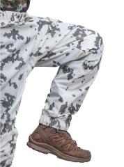 Särmä TST L7 Camouflage Pants. The articulated knees allow all kinds of karate tricks and just make your life easier.
