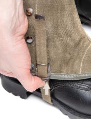 Italian gaiters, canvas, short, surplus. Loosen the straps with your thumb.