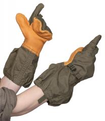 US M-1951 shell mittens with trigger finger, olive green, surplus.