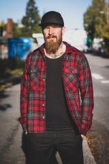 Särmä Wool Flannel Shirt. The model's true size would be Large, but he likes a bit more form fitting clothes, so he picked size Medium. With a woolen garment this works, as the material stretches and forms a bit.