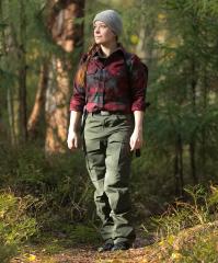 Särmä Wool Flannel Shirt. Model's height 160 cm, seat 87 cm, waist 70 cm and chest circumference 85 cm. Worn clothes are size X-Small Regular.