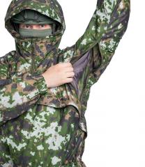 Särmä TST L5 Thermal Anorak. Long pit zippers for ventilation and access to sleeve and chest pockets of any jacket you might wear underneath.