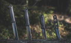 Terävä Jääkäripuukko 110, Carbon Steel.