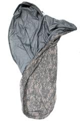 US IMSS Modular Sleeping Bag System, black/green, w. UCP Gore-Tex cover, surplus.