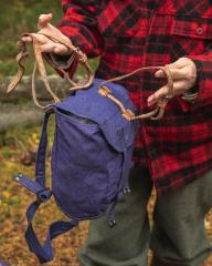 Romanian breadbag, blue, surplus. Leather straps may come with the bag or not.