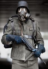 Finnish M/61 Gas Mask with Carrying Bag, Surplus.