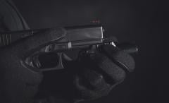 SureFire X300U-A Weaponlight, 1000 lm. Attach without flagging your fingers.