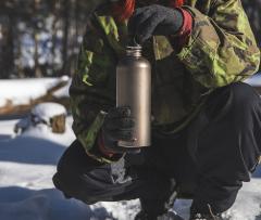 SIGG Traveller Bottle, 1.0 liters (33.8 fl oz).