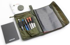 Särmä TST Map Pouch. This user setup is for a marksman who journals shooting sessions to the larger notebook and carries a lens-cleaner, waterproof notebook, sharpies, pencils etc.