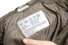 Austrian Field Jacket w. Membrane, Surplus, Unissued. Wash in 60 degrees Celsius. But we think 40 will do. The tags basically say you shouldn't wash unless necessary, as each thorough wash will affect the breathability/waterproofness thingies.