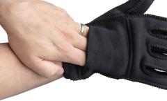 Outdoor Research Kodiak Gore-Tex Gloves (EWDG), Black, surplus. The liner glove has a pocket for a hand warmer.
