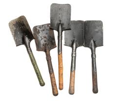 Austro-Hungarian Field Spade, Straight, WW1 Model, Surplus. These can differ to some extent. However, most have a short unpainted shaft with the knob.
