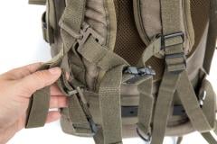 Austrian Bundesheer KAZ 03 Rucksack, Surplus. Pulling one loop releases the right shoulder strap as well as the sternum strap. Note! The latest batch is also missing the sternum straps.