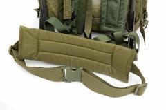 US ALICE Medium Pack with frame, olive drab, surplus. The hip belt is mostly padded in the back.