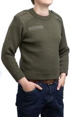 French Pullover, Olive Drab, Surplus. The model is 175 centimeters long and wears a size 96