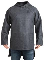 Administrative Results Blanket Shirt. The model's chest circumference is 46.5 inches and height 5'10, wearing size S/M.