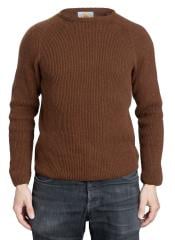 Arctic Circle Wool Sweater w. O-neck. Model height 181 cm, chest circumference 96 cm, waist circumference 88 cm. Wearing size Medium shirt.