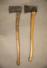 Dutch Big Axe, Surplus. The handle length and the shape of the head can vary to some extent. Most are painted, green, some are not.