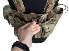 Mayflower UW Chest Rig Gen IV, MultiCam. A flat map pouch.