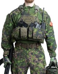 Mayflower UW Chest Rig "The Pusher" Gen VI, M05. Chest rig panel attached to the SCARAB LT Plate Carrier with SwiftClips.