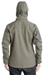 Särmä Softshell Jacket. Model height 181 cm, chest circumference 96 cm, waist circumference 88 cm. Wearing size Medium Regular.