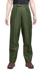 Swedish Work Pants, "New Model", Green, Surplus. Model is 164cm / 5'5" tall, hips 93cm / 37", slim waist, wearing size C42 pants.