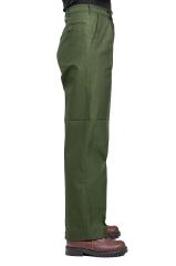 Swedish Work Pants, "New Model", Green, Surplus. Model is 164cm / 5'5" tall, hips 93cm / 37", slim waist, wearing size C42 pants.