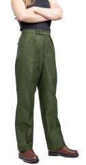 Swedish Work Pants, "New Model", Green, Surplus. Model is 164cm / 5'5" tall, hips 93cm / 37", slim waist, wearing size C42 pants.