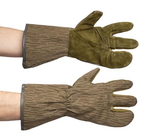 NVA Motorcycle Gauntlets, Strichtarn, Surplus NVA Motorcycle Gauntlets, Strichtarn, Surplus
