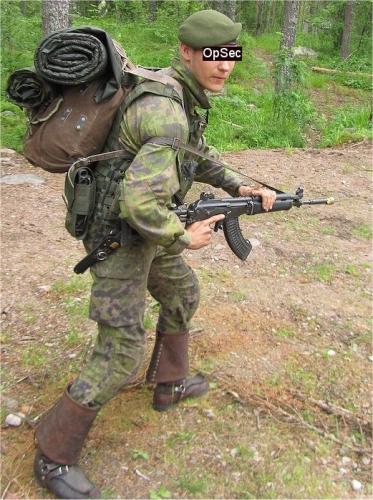 Finnish M05 E-tool pouch.
