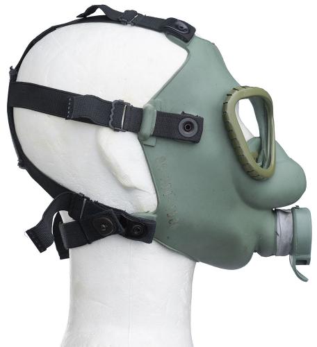 JNA M1 gas mask with carry bag, surplus.