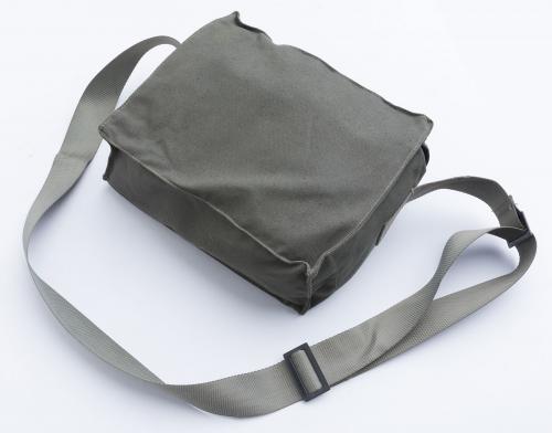 JNA M1 gas mask with carry bag, surplus.