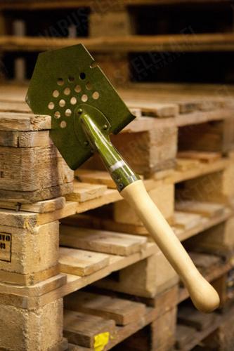 Russian field spade, straight, spring steel.