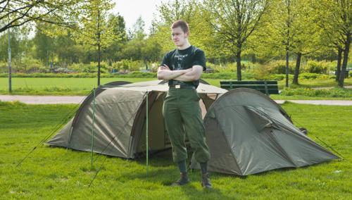 Mil-Tec 3-Person tunnel tent, olive drab. 