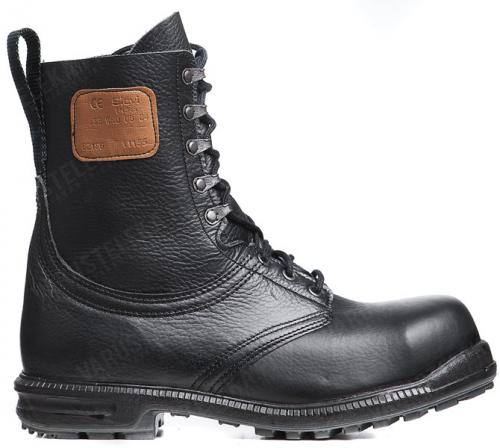 Swedish M90 combat boots, with safety toe. 