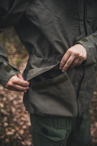 Austrian field jacket w. membrane, ECWCS model, surplus. Hook-n-loop hem pockets.