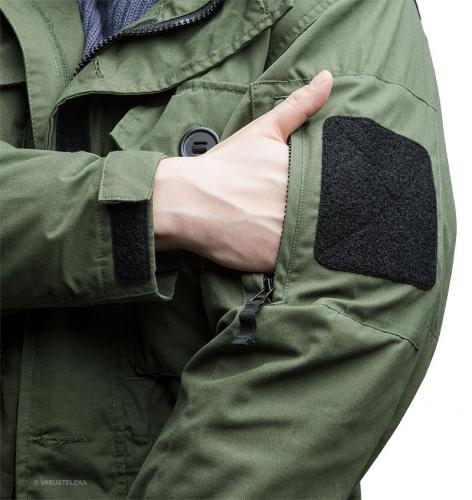 Särmä Windproof Smock. Zippered arm pockets.