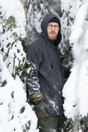 Särmä Blanket Shirt. Blanket Shirt size X-Large, model 182cm / 6'0" tall with a 95cm / 37" chest.