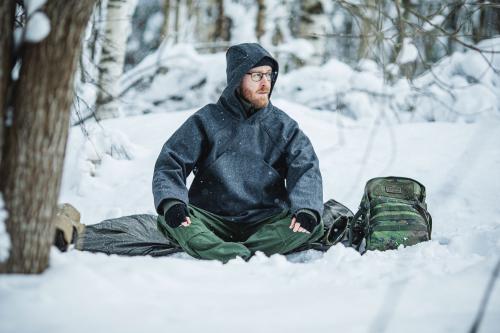 Särmä Blanket Shirt. Blanket Shirt size X-Large, model 182cm / 6'0" tall with a 95cm / 37" chest.