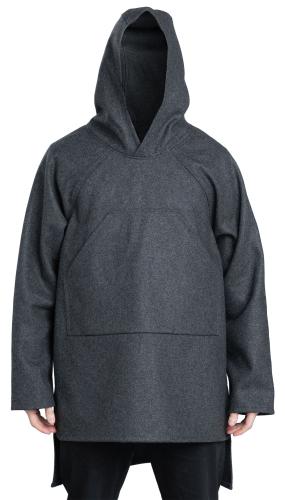 Särmä Blanket Shirt. Blanket Shirt size X-Large, model 182cm / 6'0" tall with a 95cm / 37" chest.