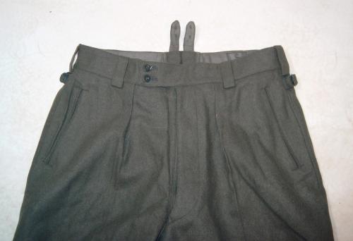 NVA wool trousers, old model. Belt loops.