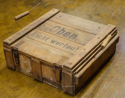 Wehrmacht Flak 88 fuse crate, surplus Wehrmacht Flak 88 fuse crate, surplus