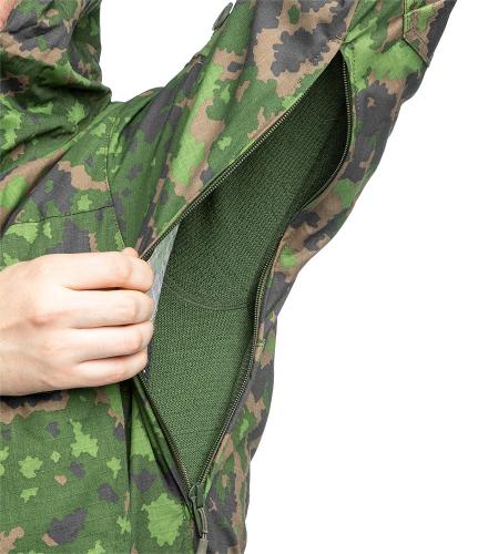 Särmä TST L4 Recon Smock. Underarm ventilation zippers. The new version has two-way zippers here.