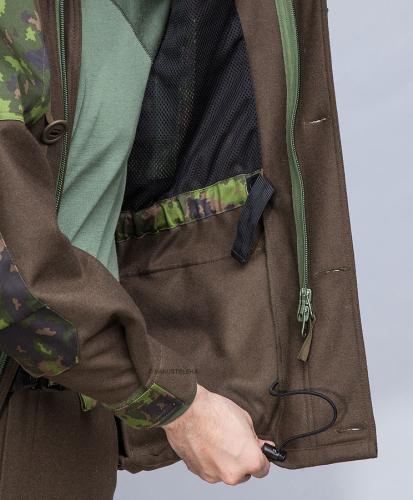 Särmä TST wool jacket, M05 woodland camo. Waist adjustment is done using a wide and comfortable elastic button band. The hem uses an elastic drawcord with fast and easy to use cord locks.