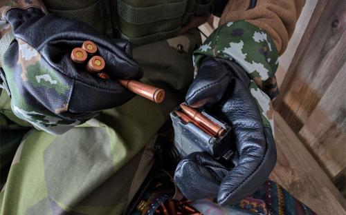 Särmä TST mittens w/ trigger finger.