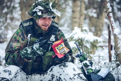 Särmä TST mittens w/ trigger finger.
