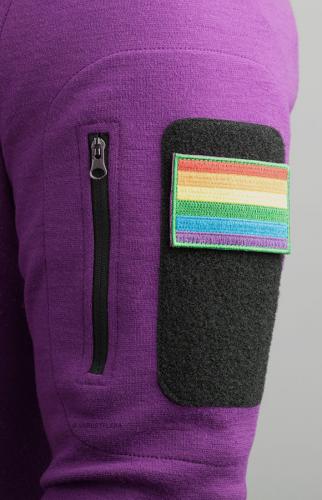 Särmä Rainbow flag patch, 77 x 47 mm. This colour variation of the merino hoodie doesn't exist, but we thought this looks fabulous!