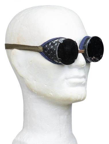 Soviet protective goggles, with dark lenses and cotton band, surplus Soviet protective goggles, with dark lenses and cotton band, surplus
