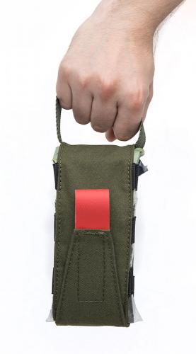 Särmä TST Pull-Out IFAK insert. The oversized pull-out handle is easy to use, even when wearing gloves.